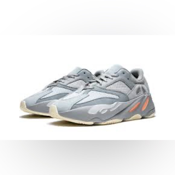 adidas Yeezy Boost 700 - Picture 12 of 12